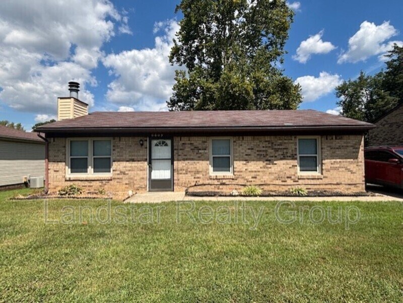 6803 Spourtland Dr in Louisville, KY - Building Photo