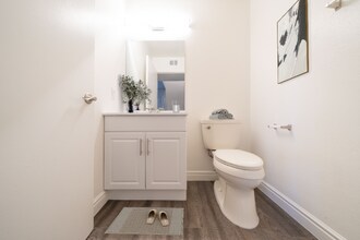 1466 Bonair Rd, Unit 00 in Vista, CA - Building Photo - Building Photo