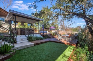 1802 W 10th St in Austin, TX - Building Photo