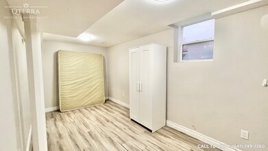 517 Wildgrass Rd in Mississauga, ON - Building Photo - Building Photo