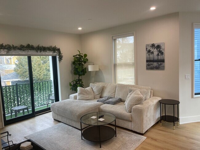 69 Bailey St in Boston, MA - Building Photo - Building Photo