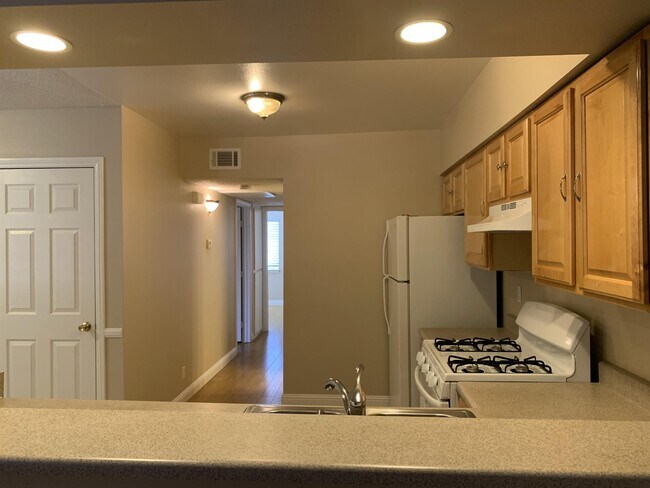 4280 Tara Ave-Unit -1 in Las Vegas, NV - Building Photo - Building Photo
