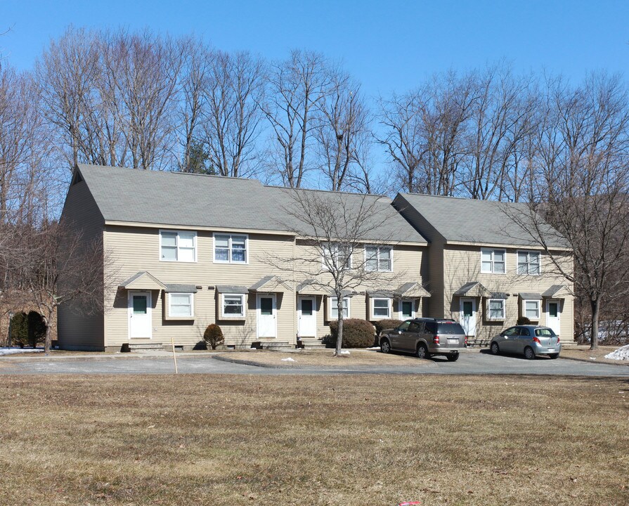 Spring Meadow Apartments in Williamstown, MA - Building Photo