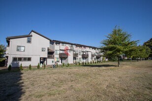 Clearview Village in Longview, WA - Building Photo