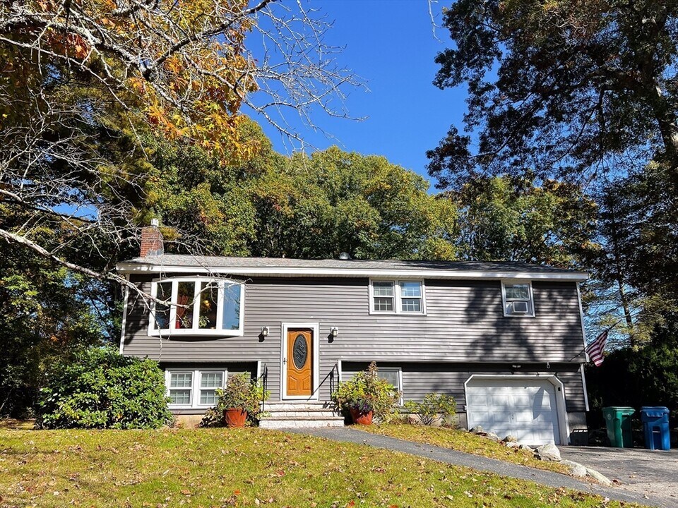 9 Putney Cir in Billerica, MA - Building Photo