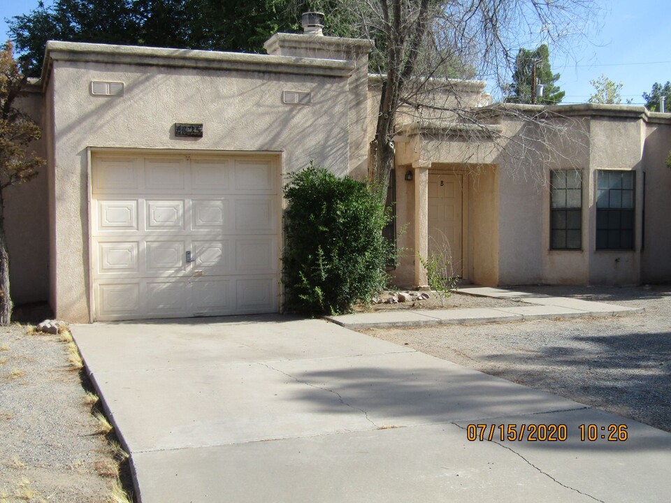 4025 Mary Cir in Las Cruces, NM - Building Photo