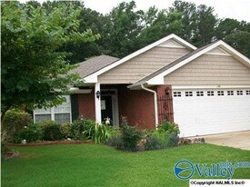 126 NW Imogene Way in Madison, AL - Building Photo