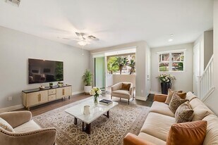 4377 Paxton Pl in Calabasas, CA - Building Photo