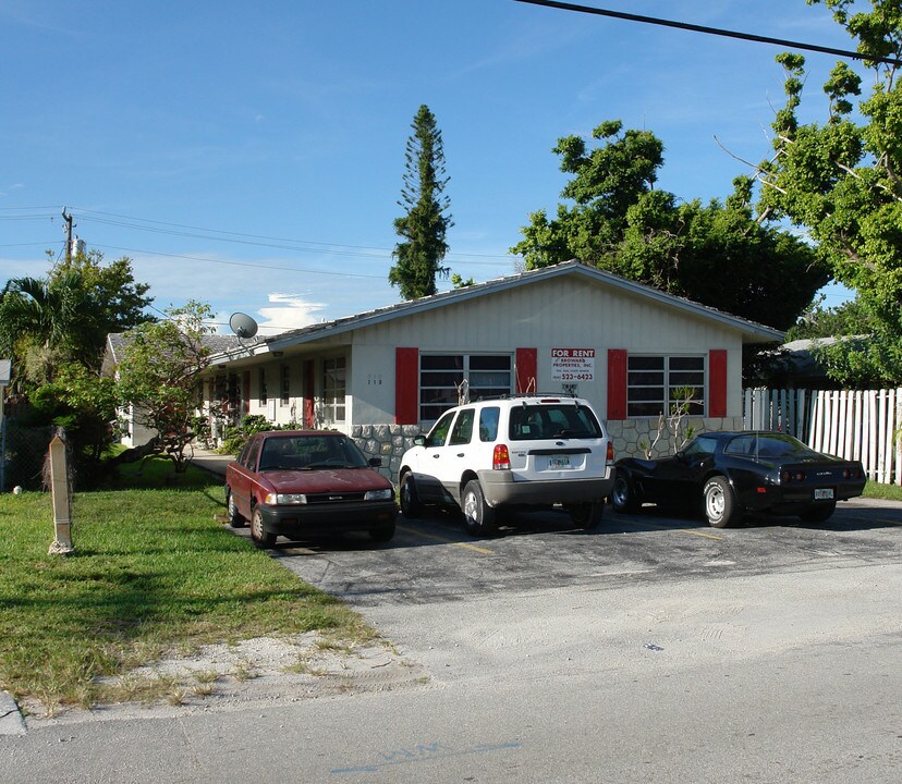 710 SE 18th Ct in Fort Lauderdale, FL - Building Photo