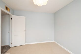 3740 Kencrest Dr NE in Cedar Rapids, IA - Building Photo - Building Photo