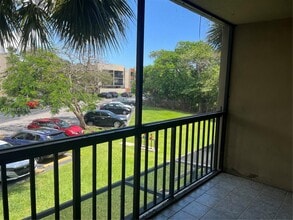 10855 SW 112th Ave in Miami, FL - Building Photo - Building Photo