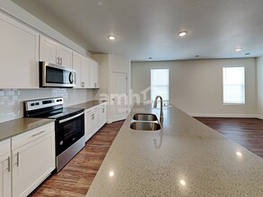 6108 W Copper Hawk Dr in South Jordan, UT - Building Photo - Building Photo