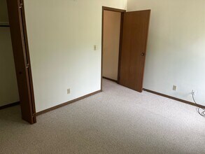 950 12th Ave S in Onalaska, WI - Building Photo - Building Photo