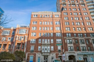 432 W Belmont Ave, Unit 306 in Chicago, IL - Building Photo