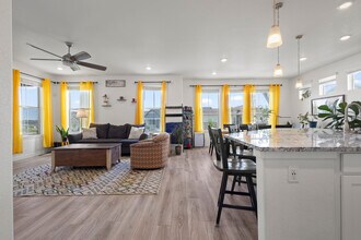 8372 Bijou Crk Ave in Littleton, CO - Building Photo - Building Photo