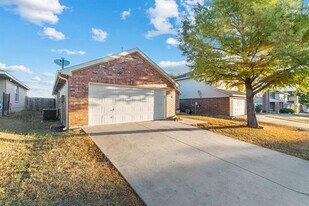 9952 Sparrow Hawk Ln in Fort Worth, TX - Building Photo