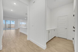 12705 Parakeet Wy in Rancho Cordova, CA - Building Photo - Building Photo