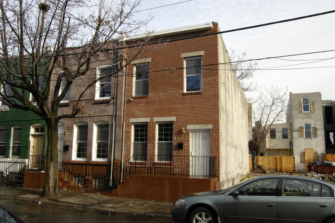 2209 N 18th St in Philadelphia, PA - Building Photo