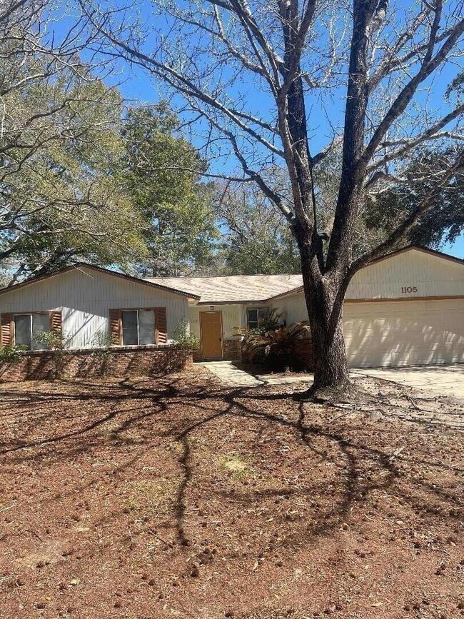 1105 Sean Ln in Niceville, FL - Building Photo - Building Photo