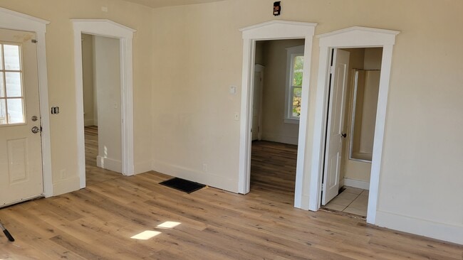 613 Mulberry Ave, Unit 1