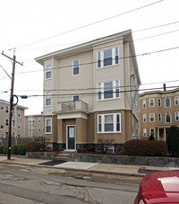 8 Pearl St in Medford, MA - Foto de edificio - Building Photo