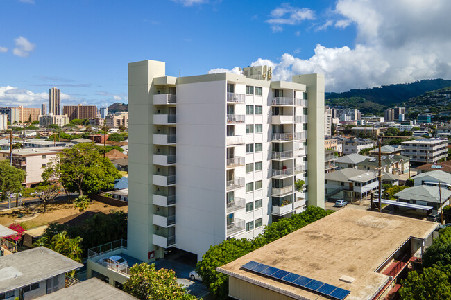 Lime tree Apartments in Honolulu, HI - Building Photo - Building Photo