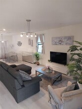 10407 NW 82nd St in Doral, FL - Building Photo - Building Photo