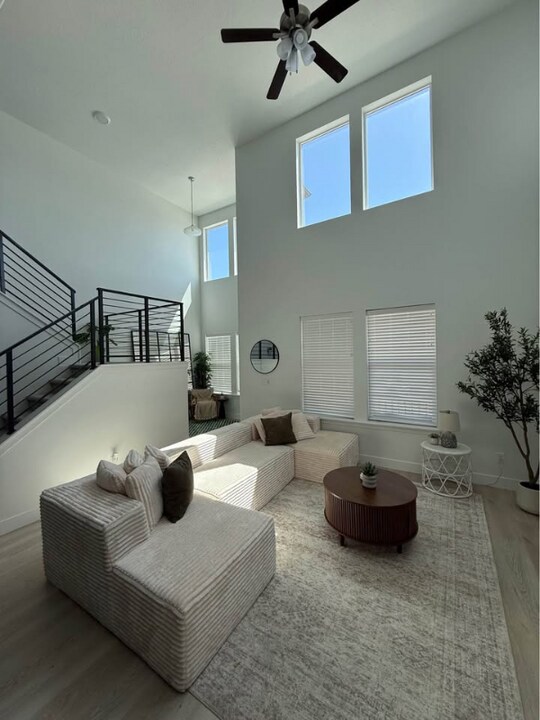 1315 N 3830 W in Eagle Mountain, UT - Building Photo