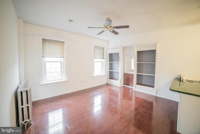 2424 Poplar St in Philadelphia, PA - Building Photo - Building Photo