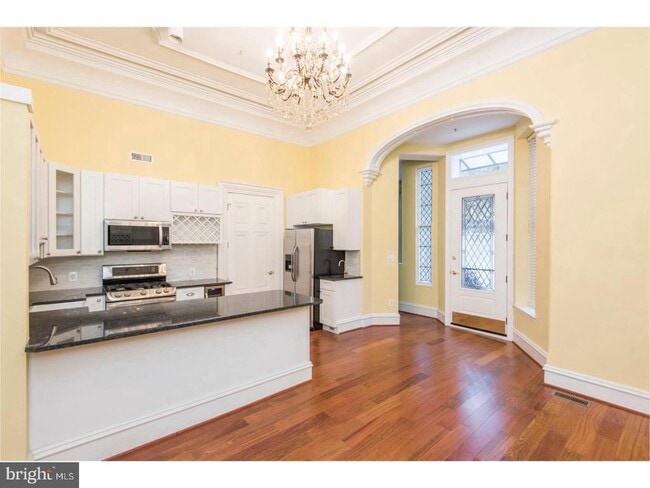 property at 2129 Walnut St