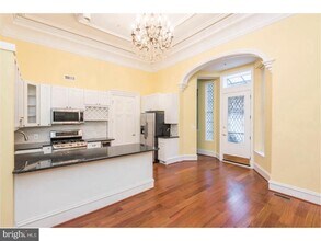 2129 Walnut St in Philadelphia, PA - Building Photo - Building Photo