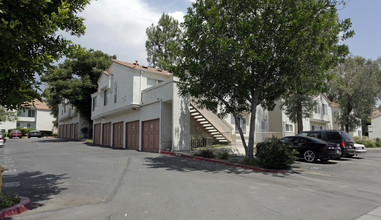 Summerwind Apartments in Highland, CA - Foto de edificio - Building Photo