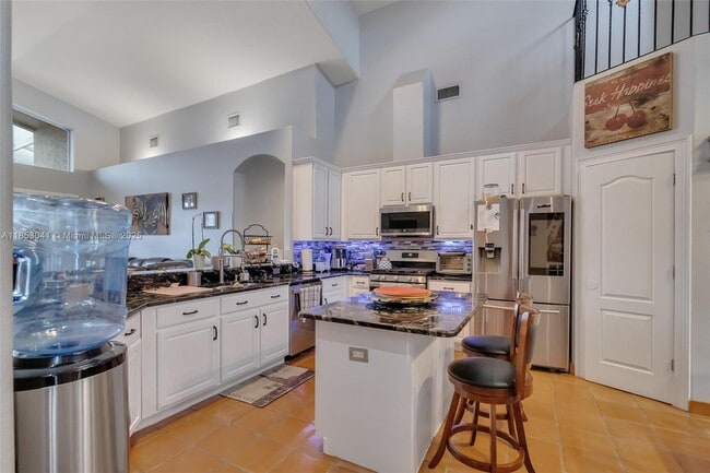 10327 Meadow Crossing Dr in Tampa, FL - Building Photo - Building Photo