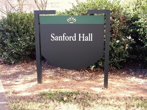 Sanford Hall in Charlotte, NC - Foto de edificio - Building Photo