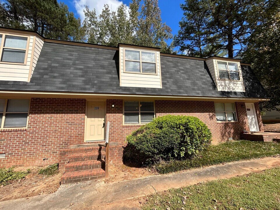 228 Highland Park Dr in Athens, GA - Foto de edificio