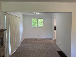 702 Pearl Dr in Charleston, WV - Building Photo - Building Photo