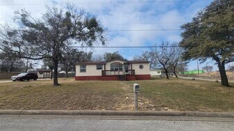 9455 Tranquil Acres Rd in Fort Worth, TX - Building Photo