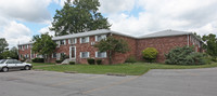 Clayton Arms Apartments in Henrietta, NY - Foto de edificio - Building Photo