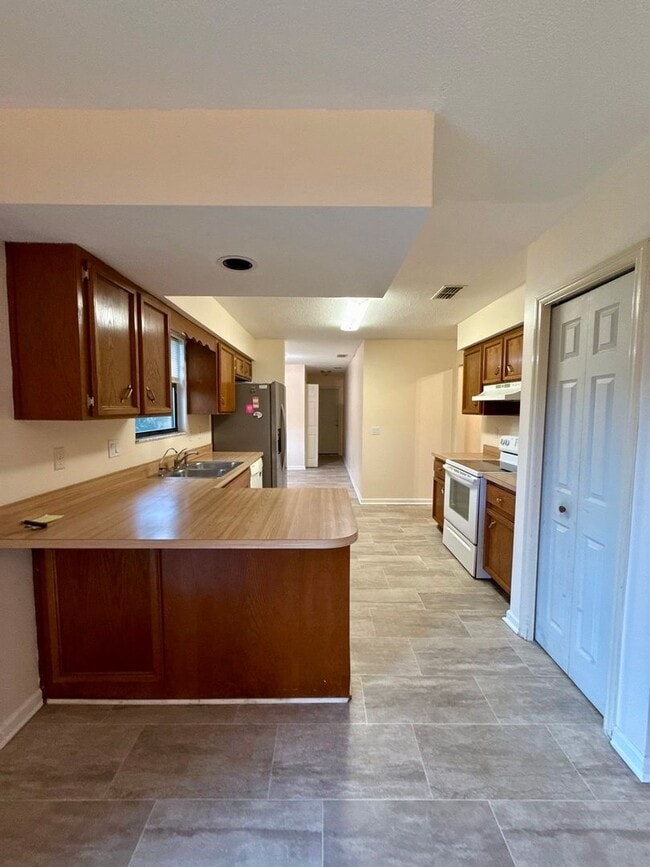 2042 Ashton St in Middleburg, FL - Building Photo - Building Photo