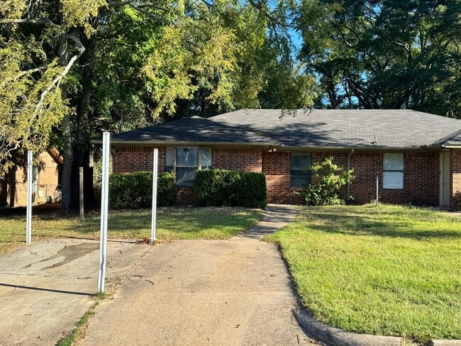 property at 10802 Kiamichi Dr