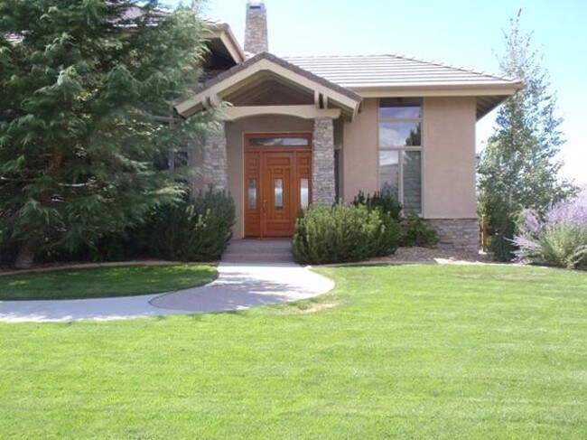 6785 Eagle Wing Cir in Sparks, NV - Building Photo - Building Photo