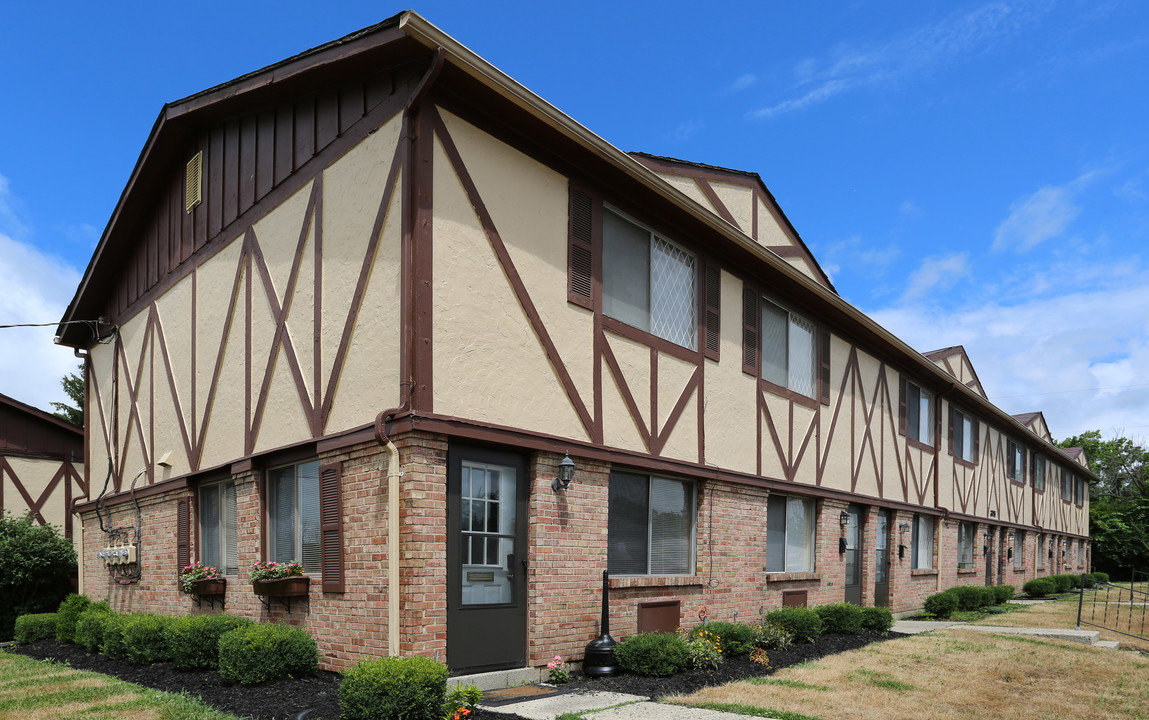 Brownstone Apartments in Dayton, OH - Building Photo