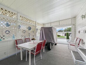 1705 W Schwartz Blvd in Lady Lake, FL - Building Photo - Building Photo