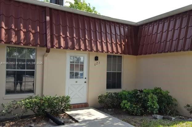 property at 823 Salem Ln
