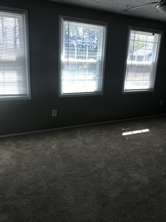 7622 Holly Grove Ct in Charlotte, NC - Building Photo - Building Photo