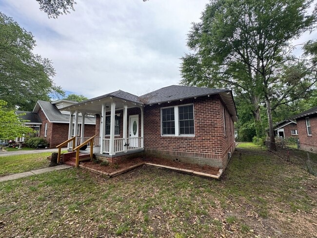 property at 25 Elmwood St NE