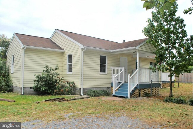 106 Lee St in Saint Michaels, MD - Foto de edificio - Building Photo