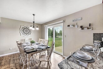 341 Desplaine Rd in De Pere, WI - Building Photo - Building Photo