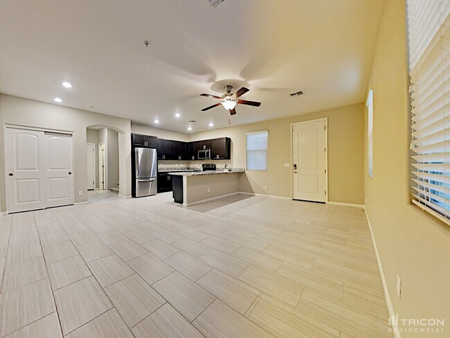 12560 W Hummingbird Terrace in Peoria, AZ - Building Photo - Building Photo