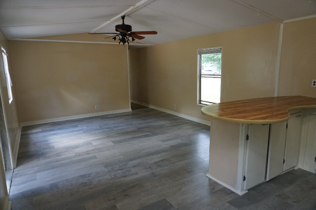 2554 Lake Douglas Rd in Bainbridge, GA - Building Photo - Building Photo